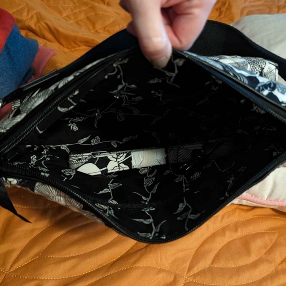 Vera Bradley Carson Shoulder Bag, Bedford Blooms - Picture 4 of 4